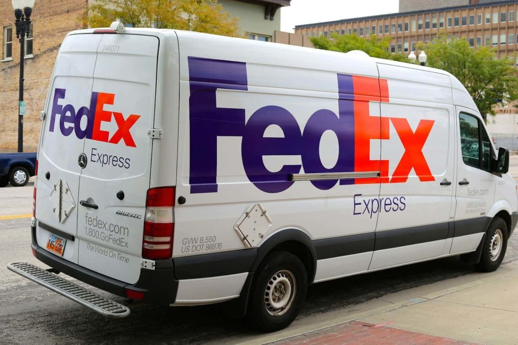 Fedex van (1)